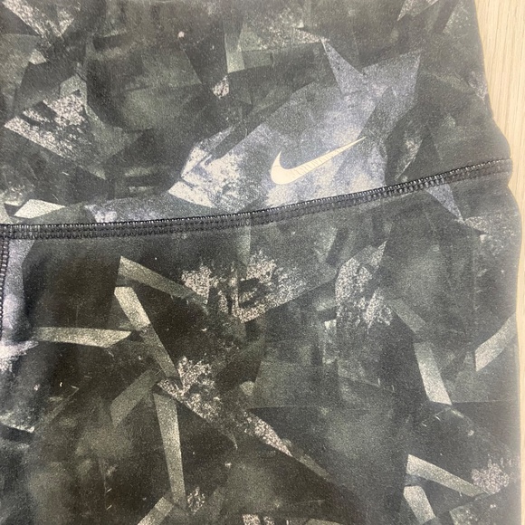 NIKE Dri-Fit Ten Less Plastic Bottles One Legend Leggings Cropped Women's Small - Picture 2 of 10